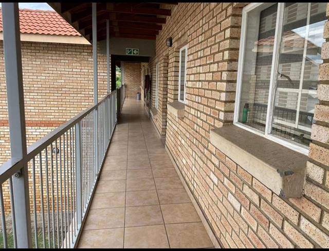 2 BEDROOM PROPERTY TO RENT IN WATERVAL EAST